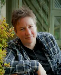 Photo of Carol Harris, Walk’N’Talk therapist and online counsellor based in Northampton